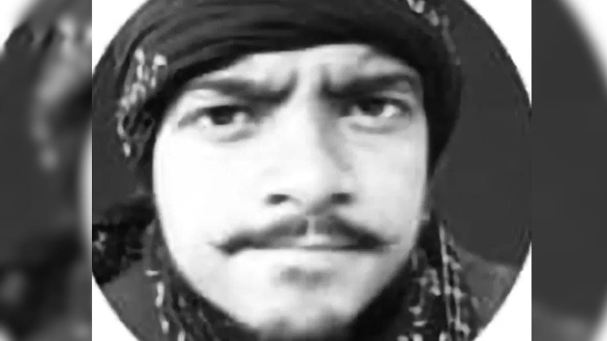 young man stabbed to death police detained his friend in Varanasi
