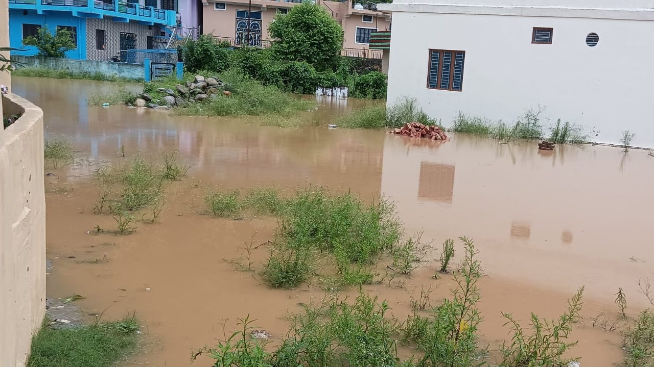 Uttarakhand Rain Flooding in Agastyamuni Highway Hit by Landslide Car Buried Under Boulde Rudraprayag