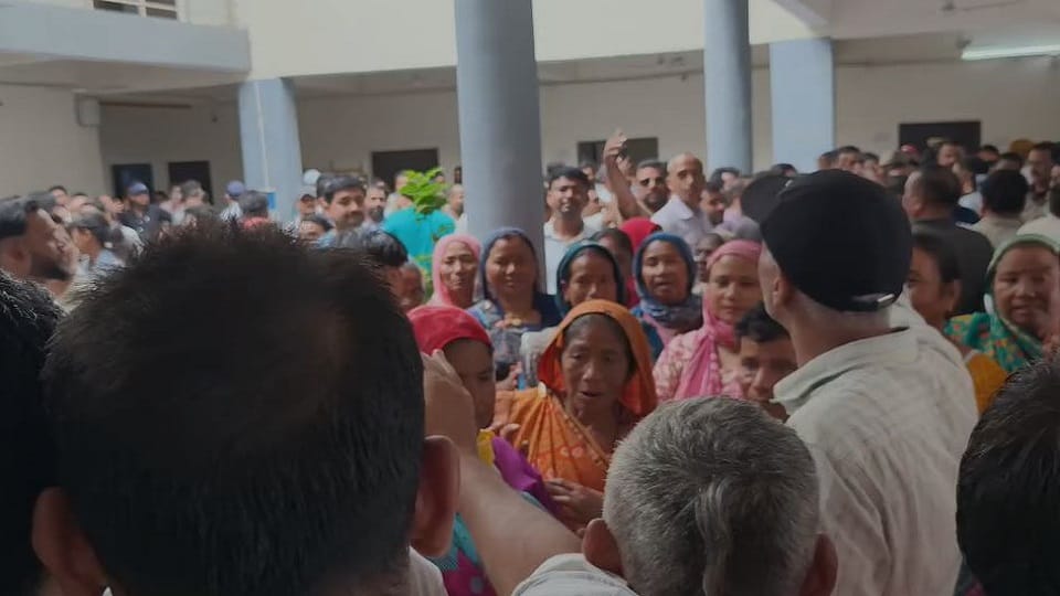 Vigilance team released after 21 hours of captivity in sitarganj