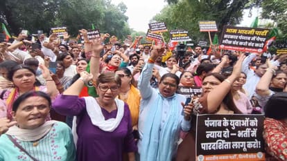 Clash between BJP workers and police in Delhi over Punjab paper leak