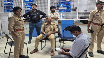 Three people caught trying to defraud Muthoot Gold Loan Bank