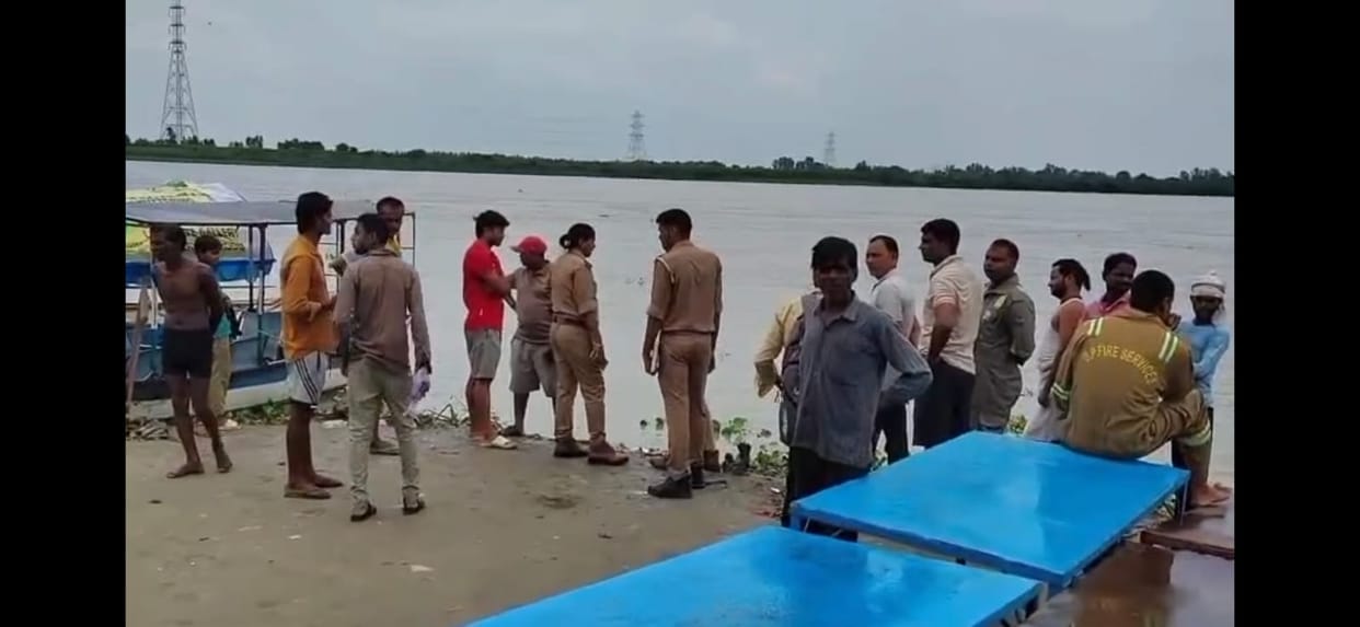 One Teenager Missing During Ganga Bath at Bithoor, Two Girls Rescued