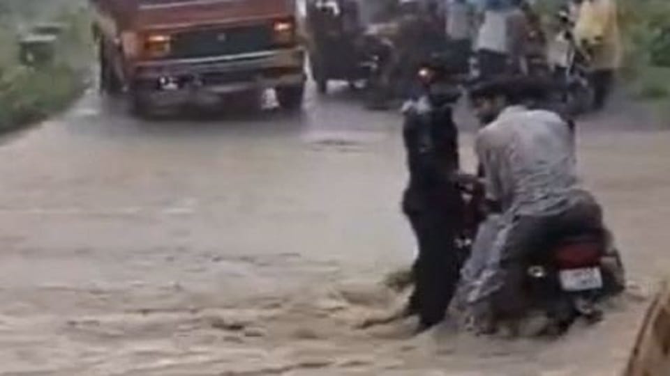Uttarakhand Ramnagar Ringoda drain overflowed due to rain