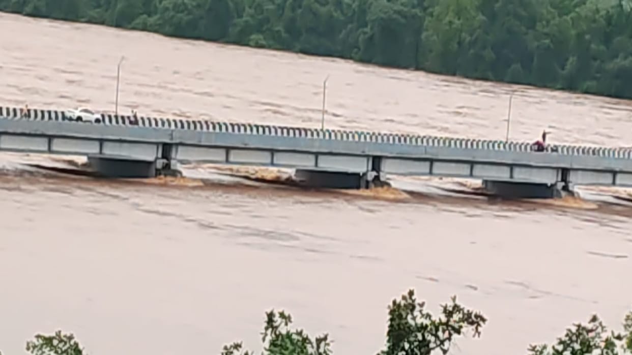 Indravati River faces danger, water level reaches 13,500 meters; flood risk increases in low-lying areas