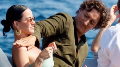Justin Trudeau Applies Sunscreen Lotion Inside Katy Perry Top Pictures Go Viral