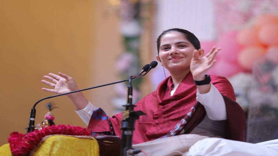 Jaya Kishori Concludes Bhagwat Katha Emphasises Selfless Love and Devotion