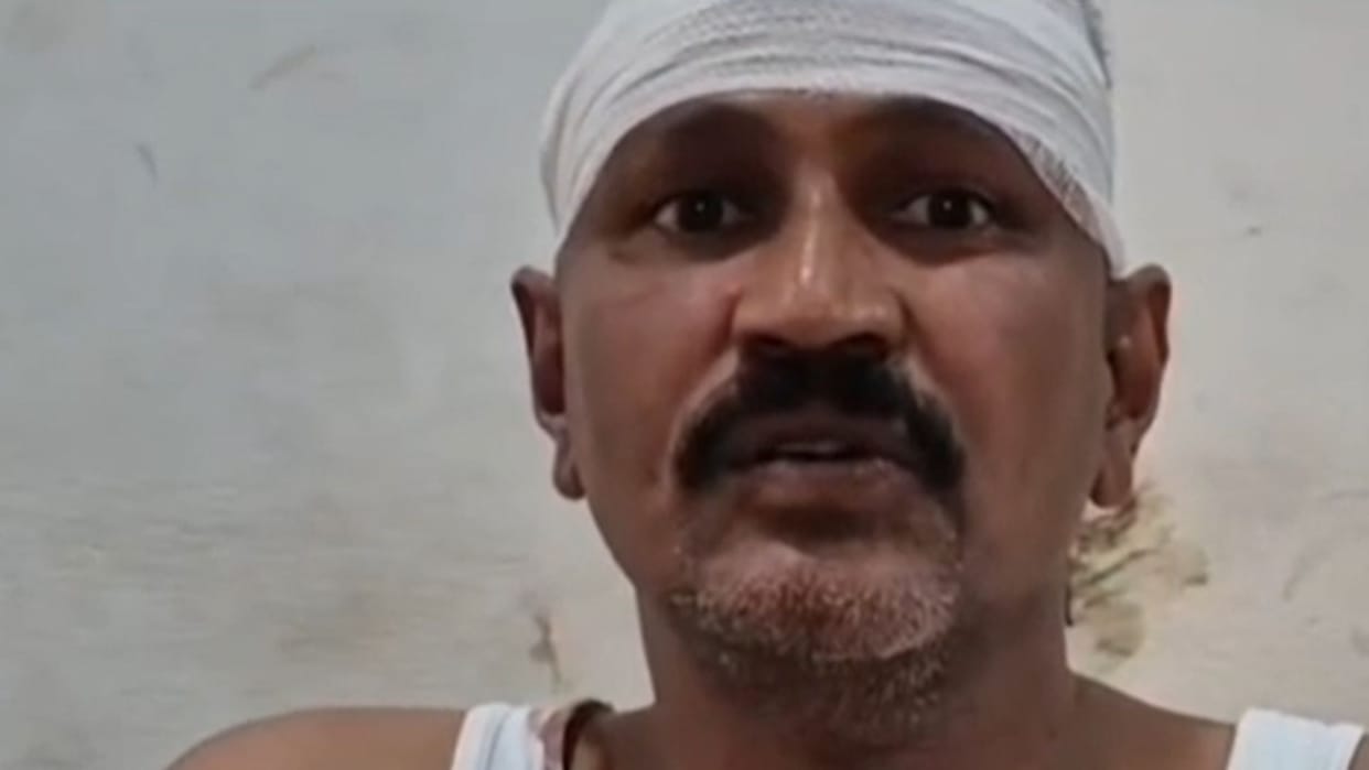 SP worker accused of attempting to strangle SP District President in chandauli