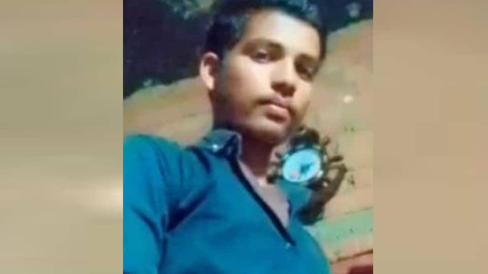 शोभित की फाइल फोटो