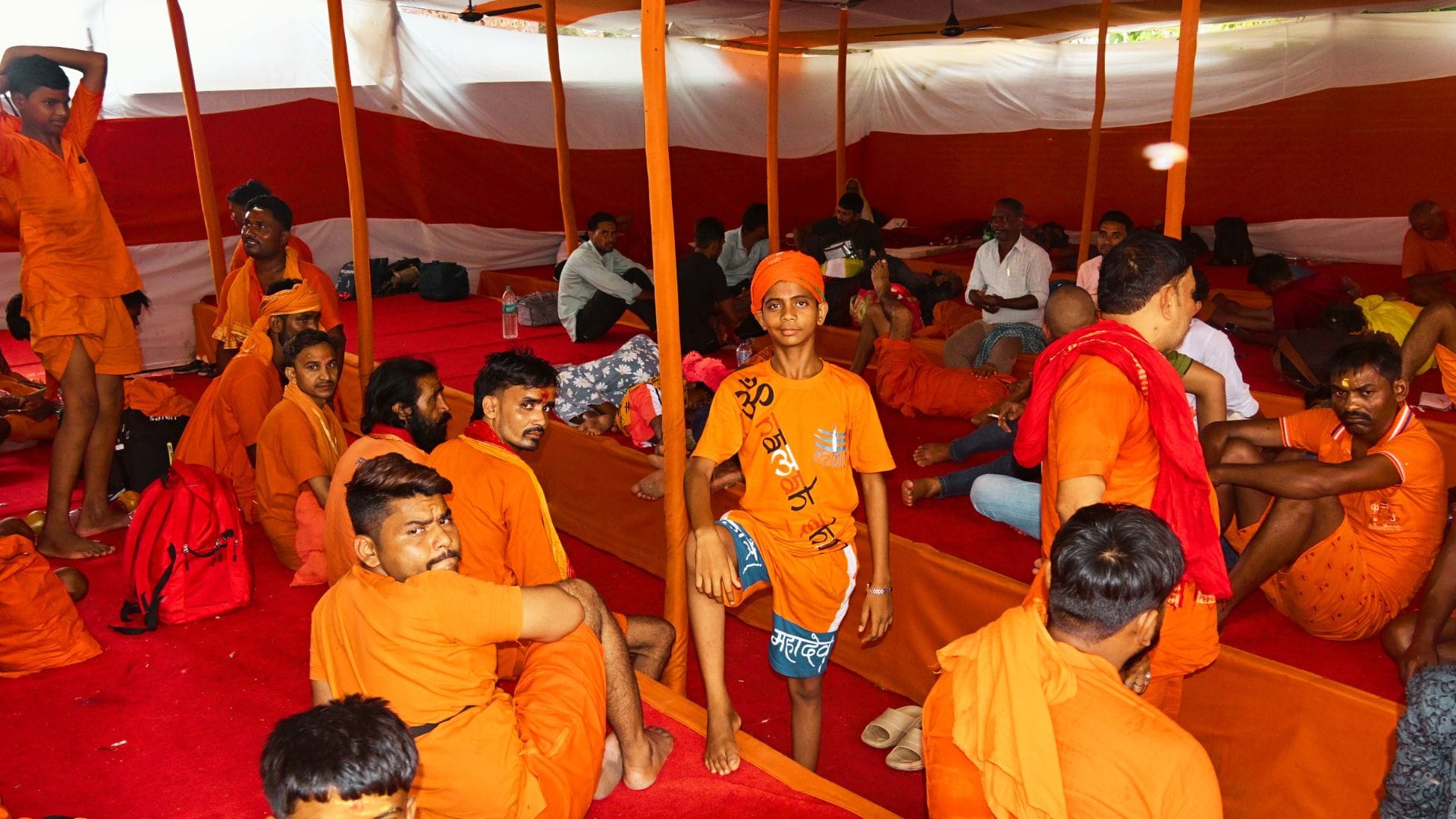 Worship of Lord Shiva begins Jalabhishek Kanwar Yatra taken out in Kashi Bol-Bam echo on Sawan