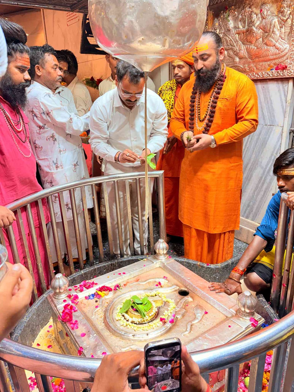 Administration Reviews Preparations at Anandeshwar Mahadev Temple Ahead of Sawan Rush