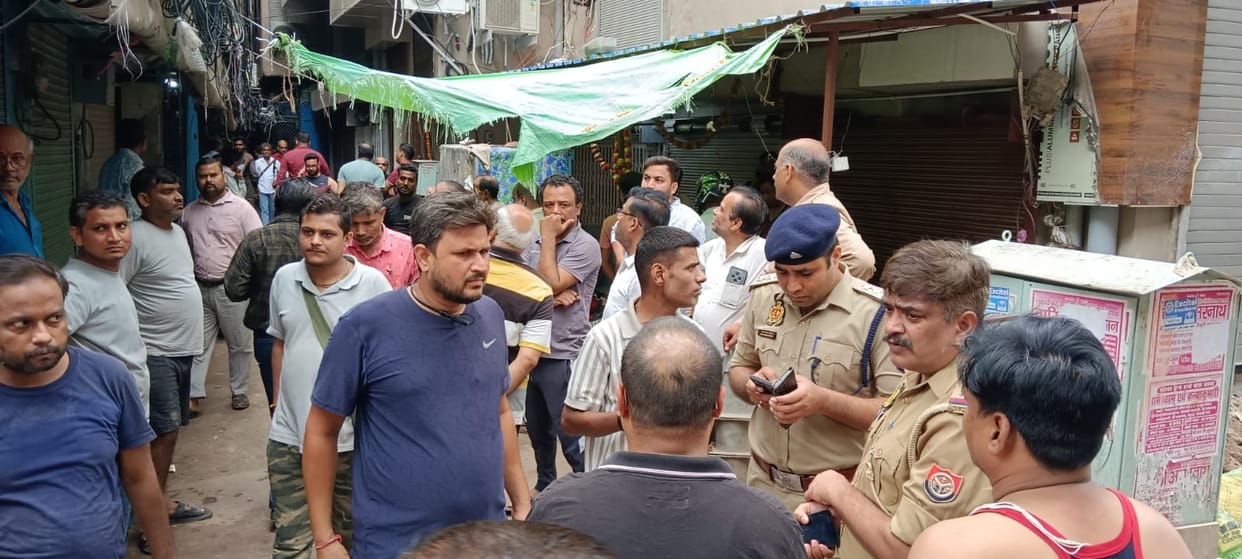 Stray Animal Deaths Trigger Protest in Kanpur's Chowk, Forensic Team Reaches Spot