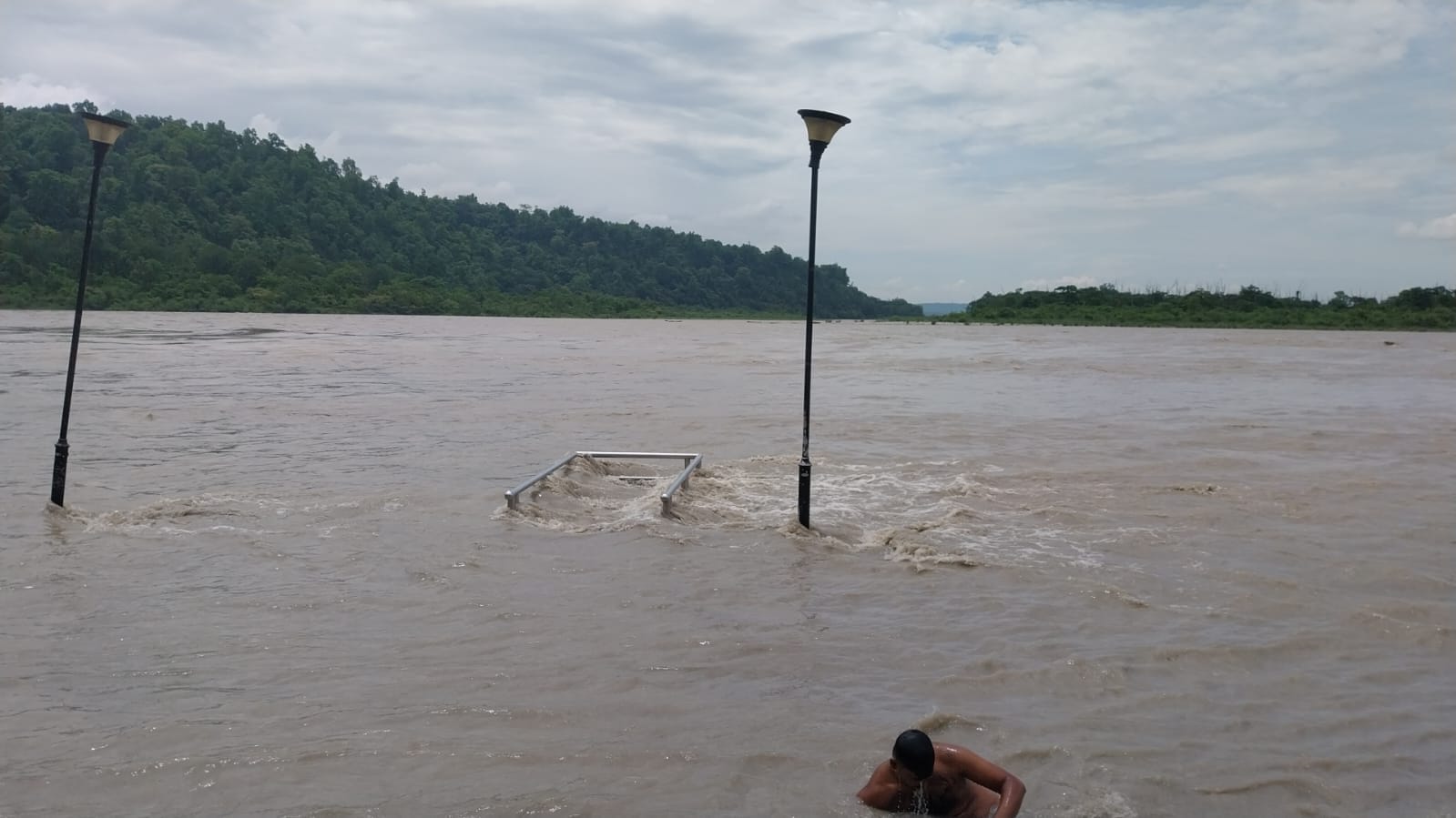 गंगा का जलस्तर बढ़ा