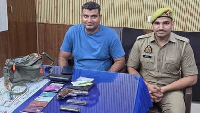 गोवर्धन में ई-रिक्शे में छूटा श्रद्धालु का बैग