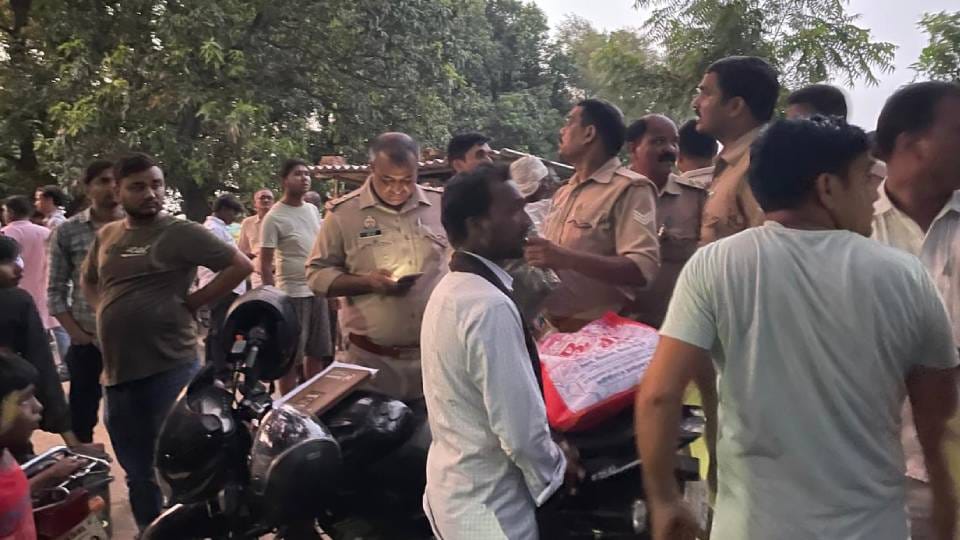 Student falls from e-rickshaw upon braking in Ambedkar Nagar crushed to death under wheel