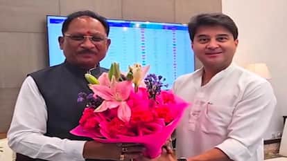 केंद्रीय संचार मंत्री ज्योतिरादित्य सिंधिया से मुख्यमंत्री साय ने की मुलाकात,