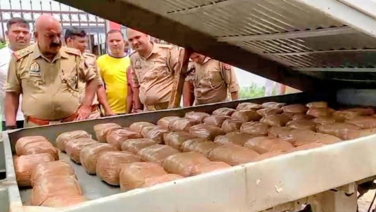 Cannabis smuggling Pushpa style 59 kg of packets seized hydraulic chamber two arrested in varanasi