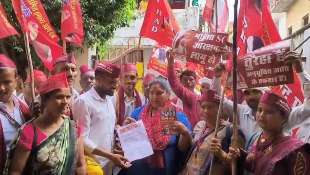 Kanpur Demand for reservation intensifies Nishad Party submits memorandum to MLA