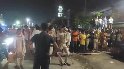 मौके पर मौजूद लोग