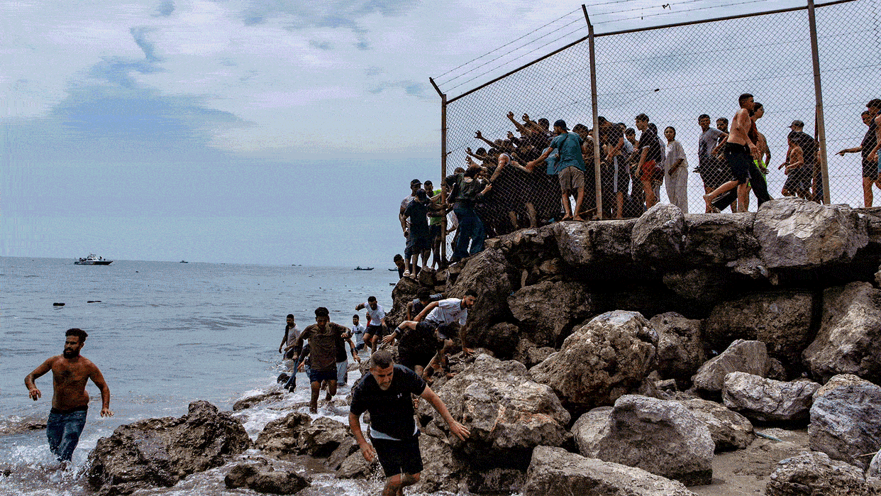 ceuta migrant crisis thousands cross morocco border enter spain amid europe migration concerns