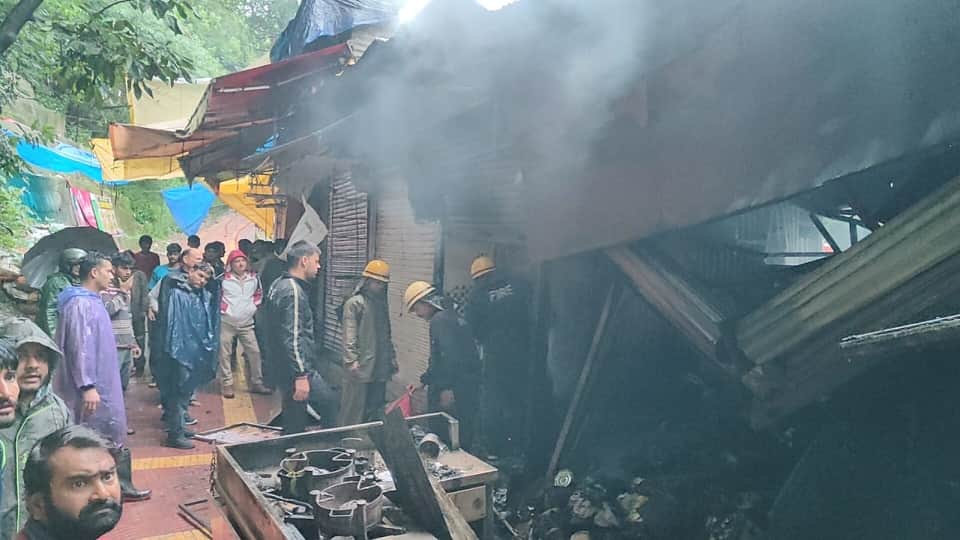 Massive fire in New Palika Bazaar Nainital