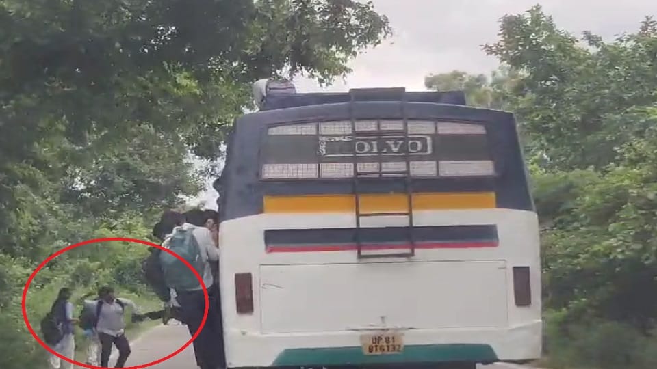 Students dangerous bus ride after school traffic rules flouted on Syana Road video goes viral in Hapur