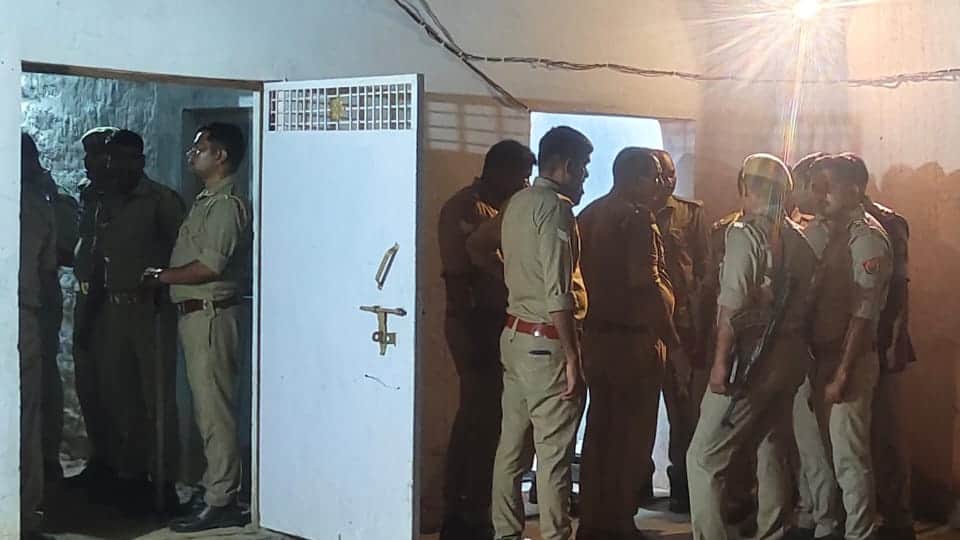 Man kills wife and two children, then commits suicide in Balrampur
