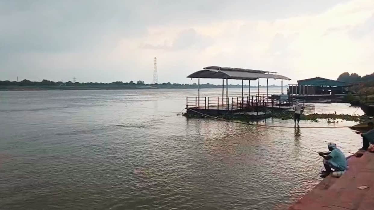 Flood Alert outposts set up tackle floods not operational no arrangements for fodder food causing distress