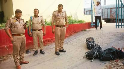 Turtles stuffed into bag Smuggler arrested from Kumbha Express police questioning underway details