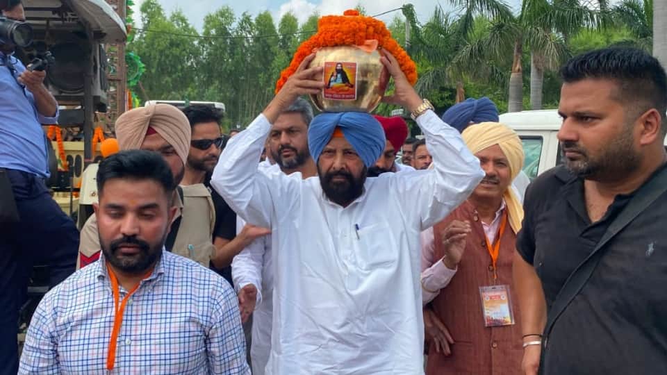 Sacred soil from Sant Ravidas's birthplace in Varanasi arrives in Lalru BJP state president