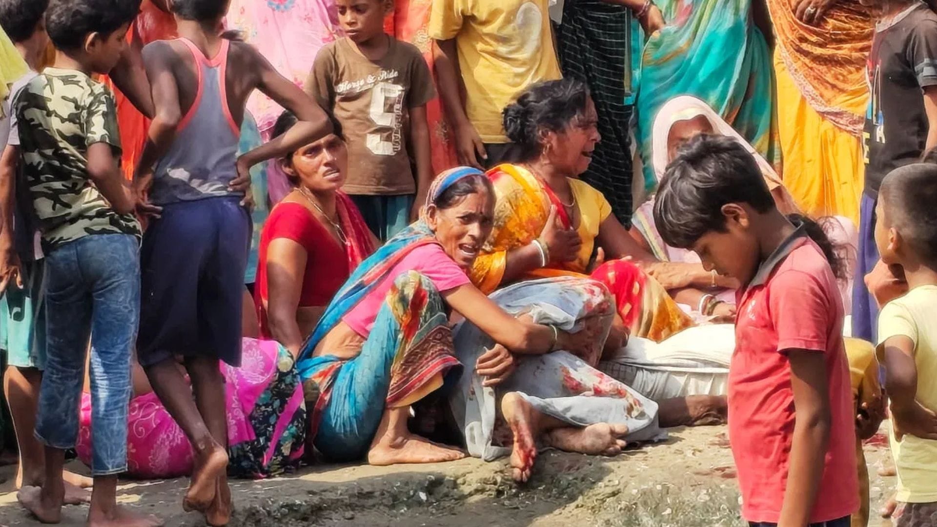 रोते बिलखते मृतक के परिजन