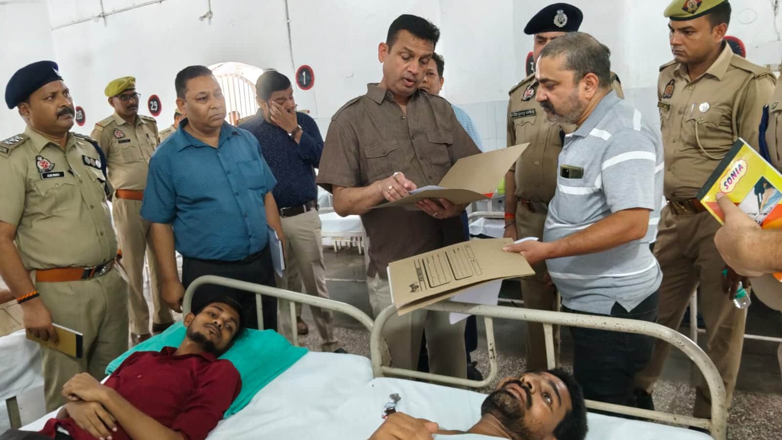 IG Prisons Conducts Surprise Inspection of Kanpur District Jail
