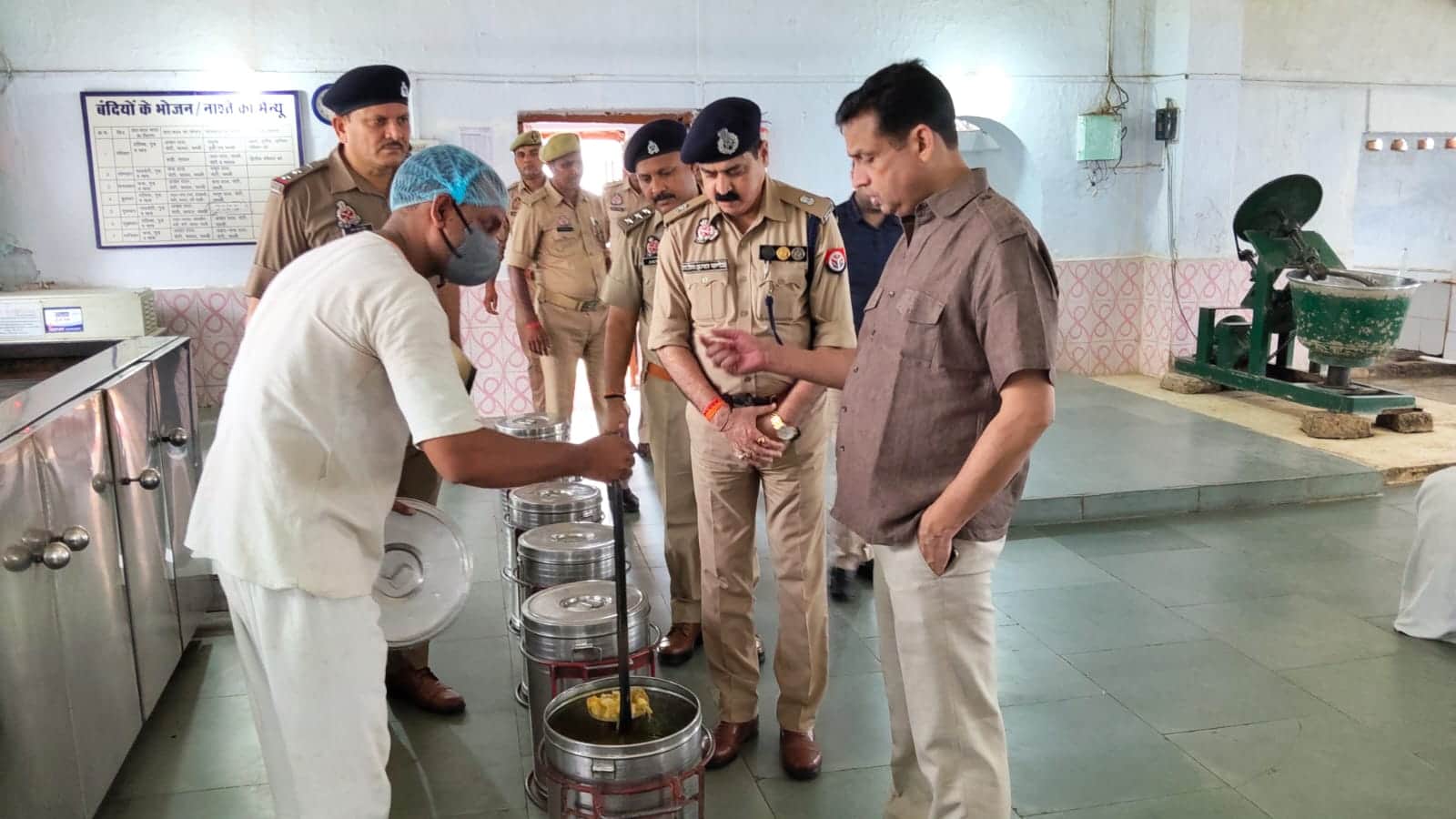 IG Prisons Conducts Surprise Inspection of Kanpur District Jail