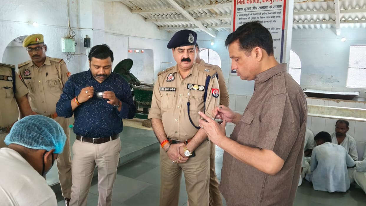 IG Prisons Conducts Surprise Inspection of Kanpur District Jail