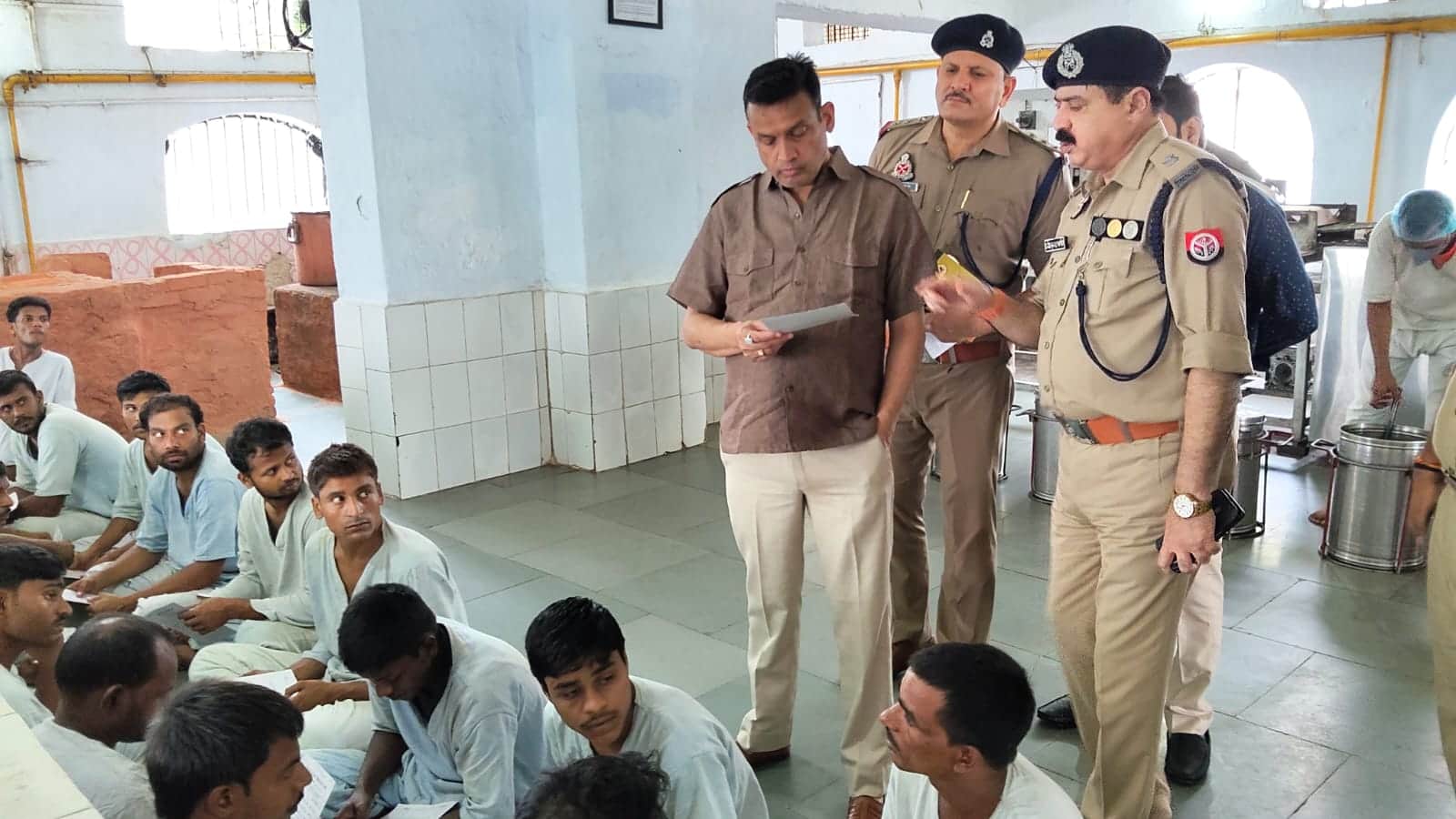 IG Prisons Conducts Surprise Inspection of Kanpur District Jail