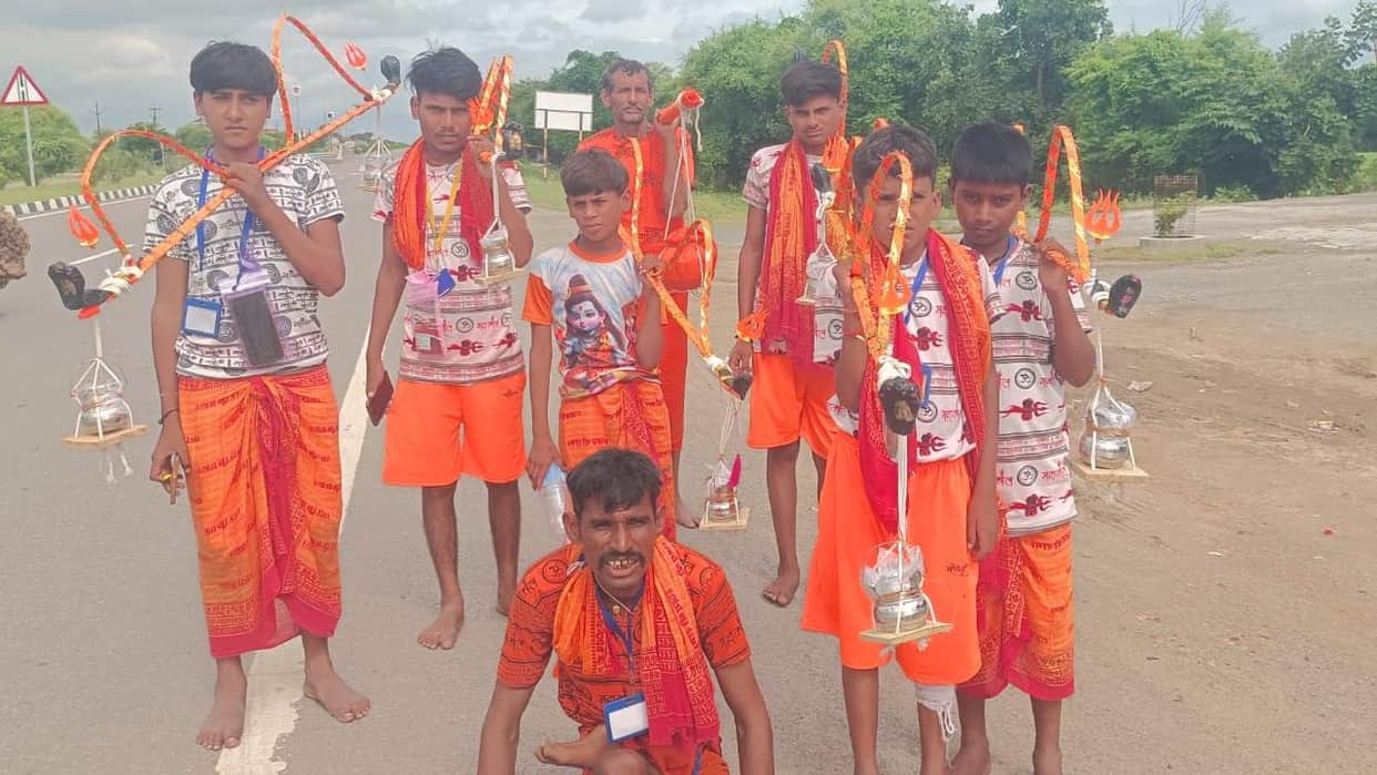 Disabled Shiva devotee: Weak in both legs, performs the six-day Kanwar Yatra every year and offers water.