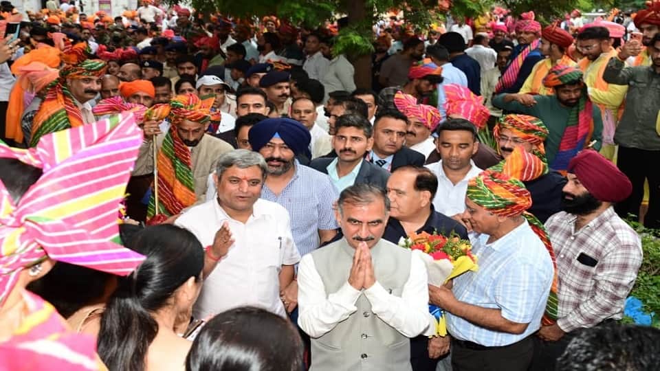 अंतरराष्ट्रीय मिंजर मेले का समापन