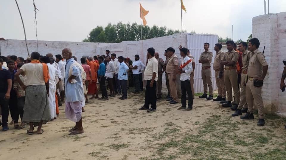 Balrampur Three Murder And Suicide Bajrangi took extreme step of ending his life after failing to recover loan