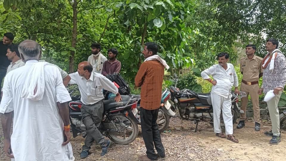 Balrampur Three Murder And Suicide Bajrangi took extreme step of ending his life after failing to recover loan