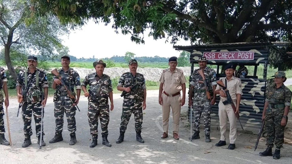 Additional police forces have been deployed in areas adjoining Indo-Nepal border in madhubani Bihar news
