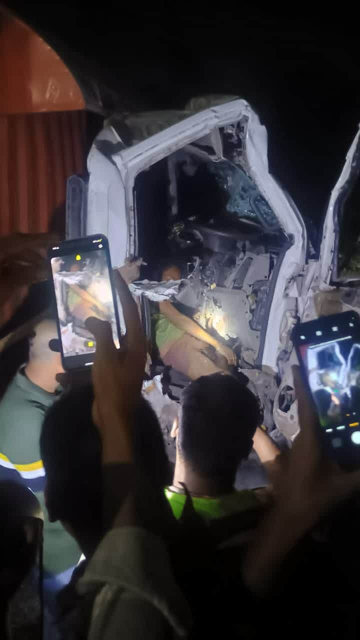 Trailer Rams Into Parked Truck in Naubasta, Driver Dies After Being Trapped in Cabin