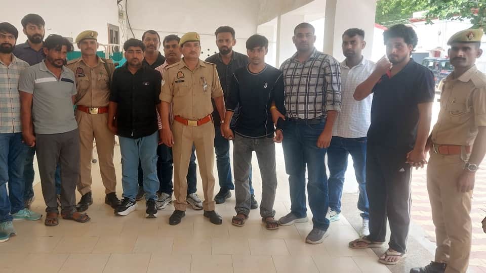 Police recovered jewelry worth one crore in 85 lakh robber case four accused arrested in Mathura