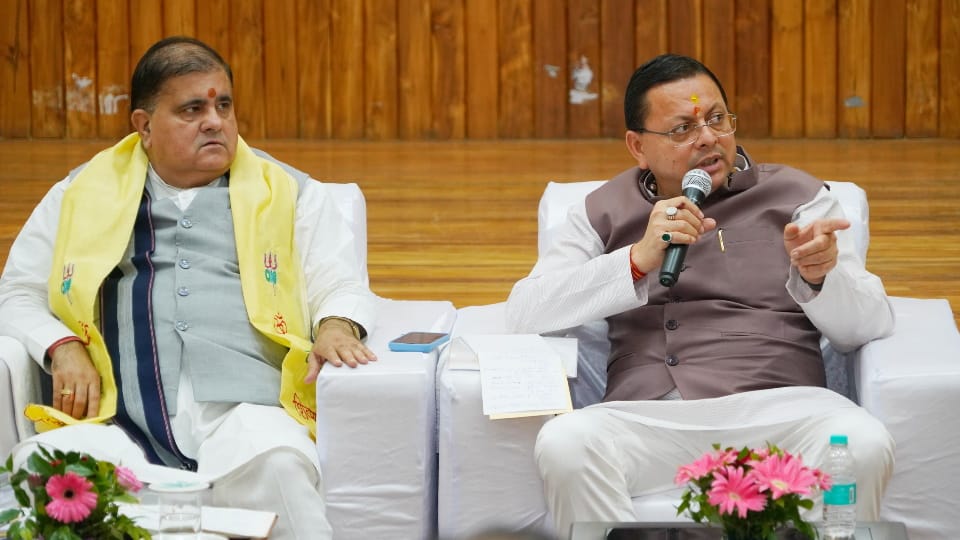 सीएम धामी और महेंद्र भट्ट