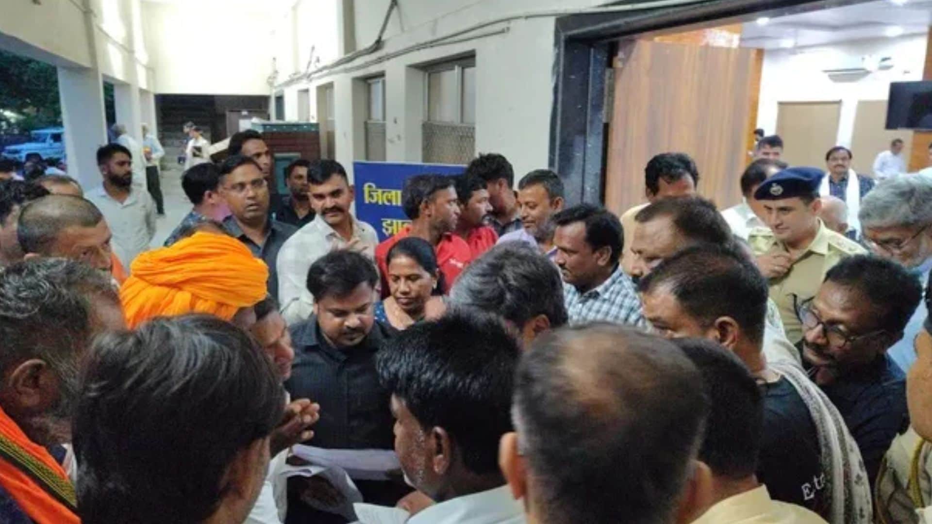 सांसद दुष्यंत सिंह ने की योजनाओं की समीक्षा