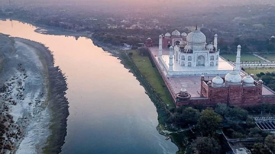 ताजमहल के पास बाग का मुआवजा नहीं: डीएम ने लगाया 200 करोड़ के मुआवजे पर ब्रेक, सुप्रीम कोर्ट ने दिया था आदेश