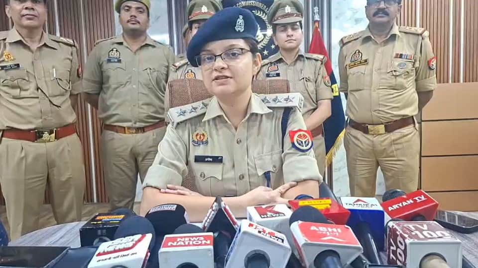 Domestic workers stole gold and silver jewelry police arrested four woman