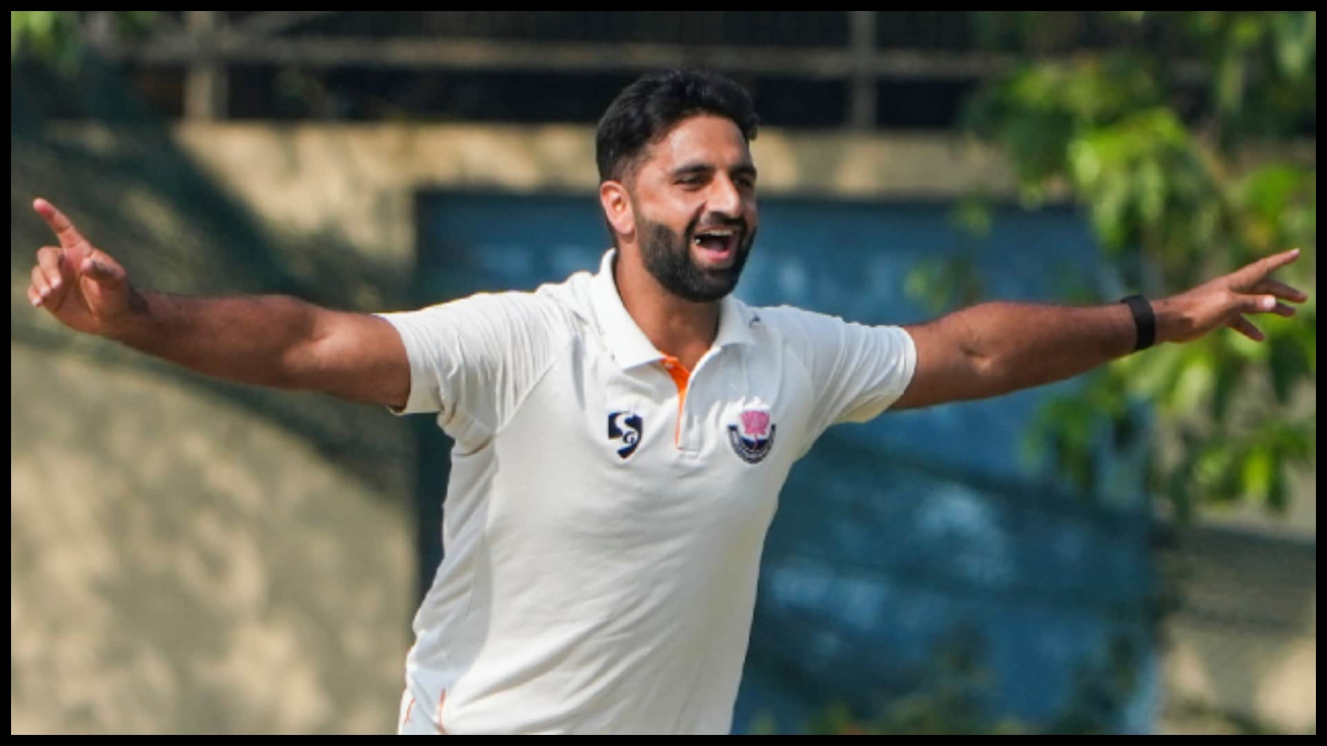Auqib Nabi Emotional Journey to Indian Test Squad; From Bowling at a Chair During Curfew to Team India