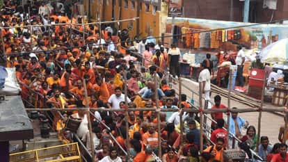 Sawan Somwar 2026 Kashi Vishwanath Temple Adorned with 20,000 flowers Baba special darshan in form of Shankar