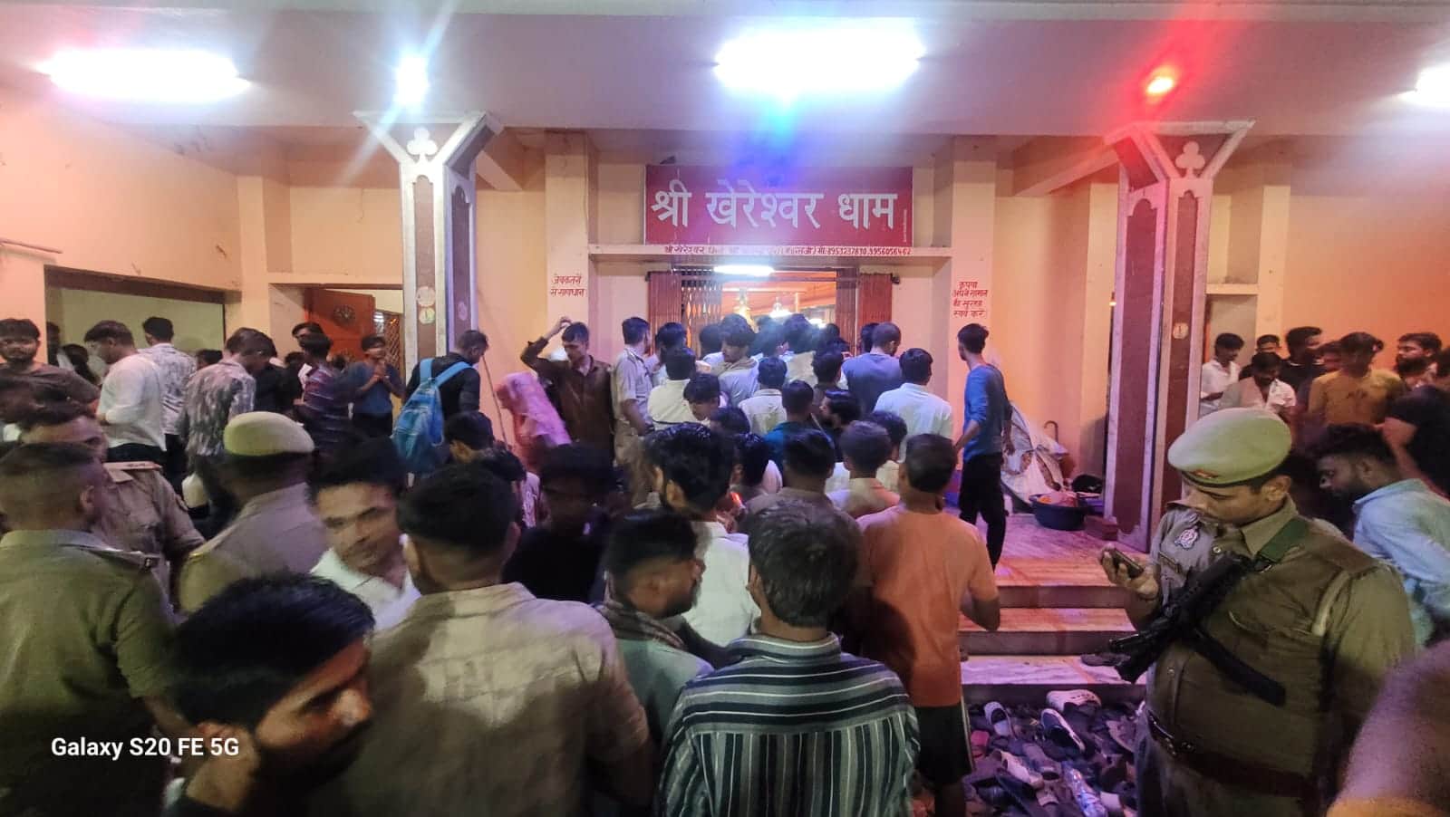 Thousands of Shiva Devotees Take Holy Dip at Khereshwar Saraiya Ghat on First Monday of Sawan