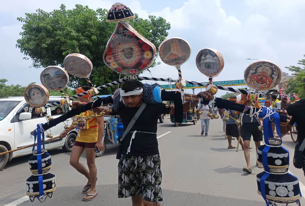 Kanwar Yatra 2026 Over One Crore devotees Collect gangajal  from Haridwar Witness see Pictures