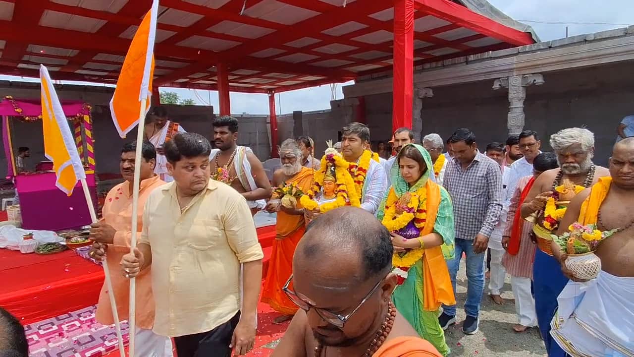 Etawah-Kedareshwar-Temple-Sawan-First-Monday-Special-Havan